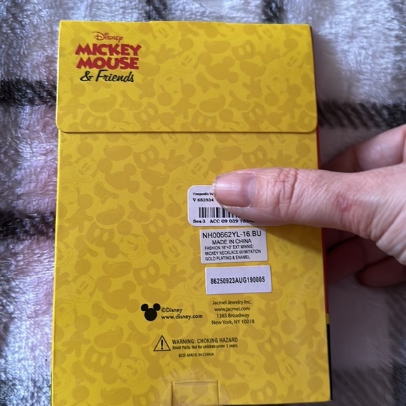 BRAND NEW Mickey and friends necklace - Picture 2 of 3